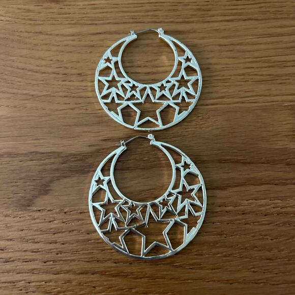 Silver toned large 2 inch Hoop & Star earrings Punk glam Rockstar partygirl goth - Picture 3 of 5